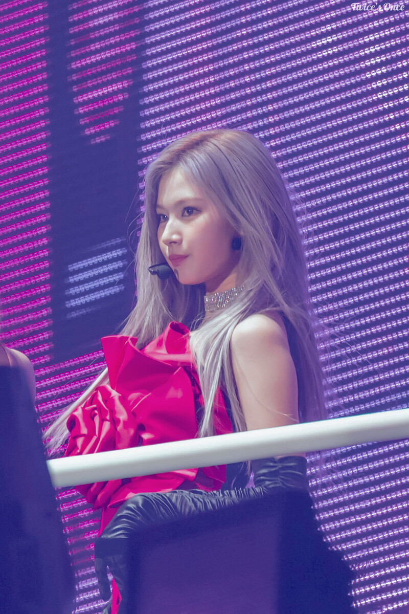 211226 - TWICE 4TH World Tour - Sana documents 5