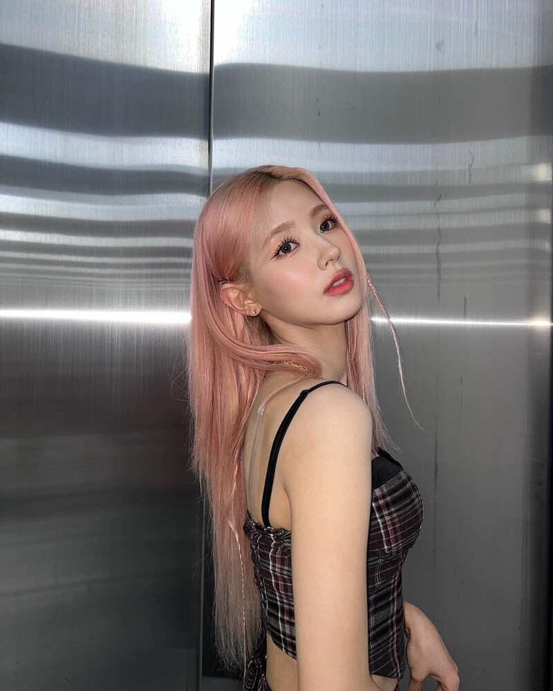 220714 (G)I-DLE Miyeon Instagram Update documents 11