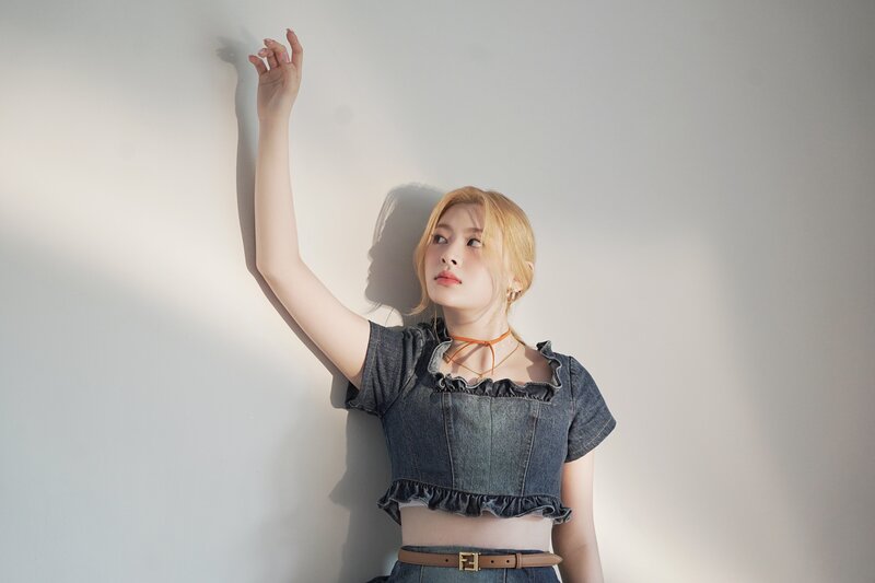 220718 High Up Naver Post - STAYC 'WE NEED LOVE' Jacket Shoot documents 16