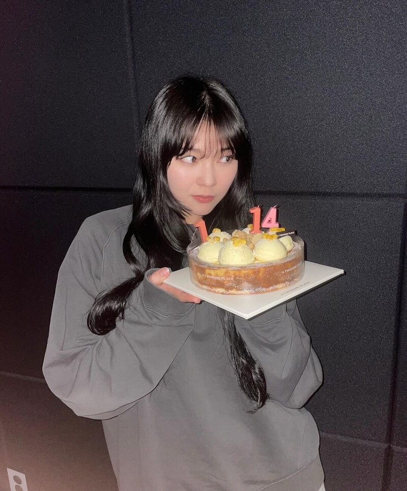 240114 - eite Instagram Update: YUISA's Birthday documents 1