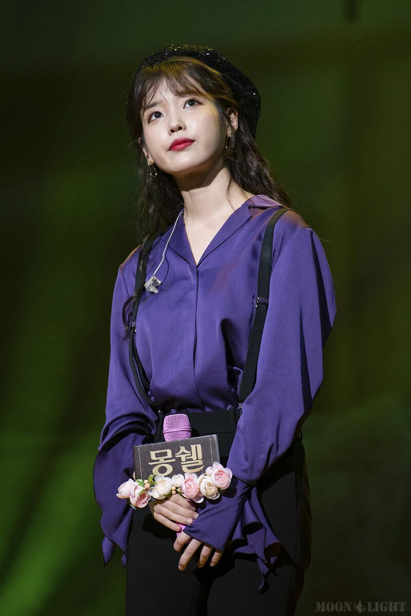 MoonLight_iu-DeDGrfFUQAImV72-20180525.jpg