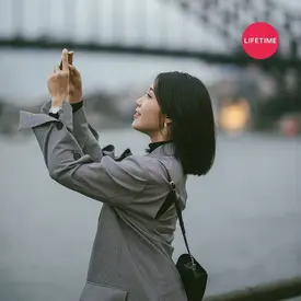 Apink EUNJI still cuts from the show "Jung Eunji's Sydney Sunshine"