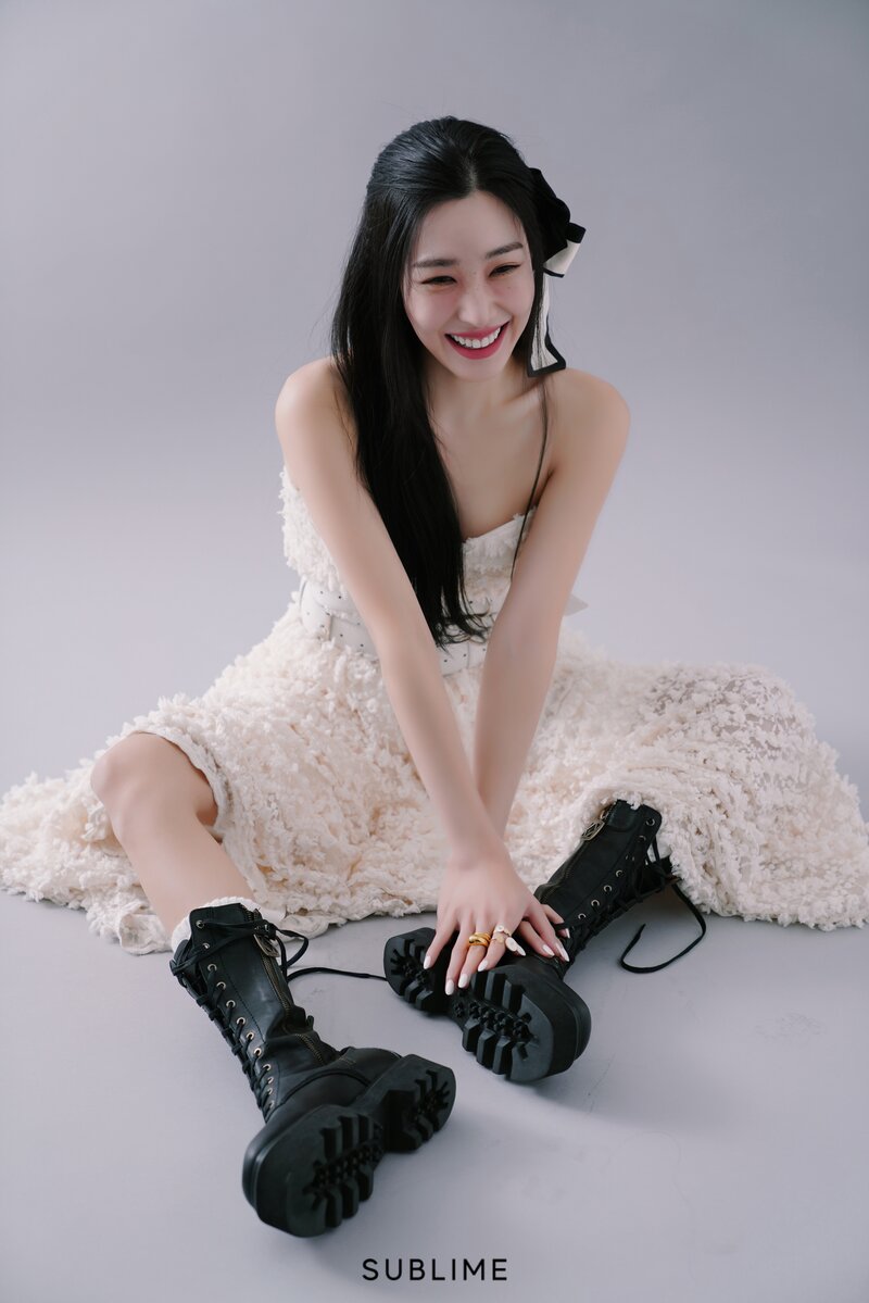 230308 SUBLIME Naver Post - Tiffany Young - Harper's Photoshoot Behind documents 12