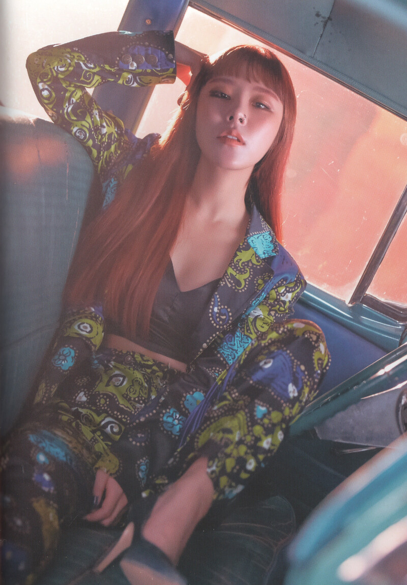 MAMAMOO 7th Mini Album 'Red Moon' [SCANS] documents 2