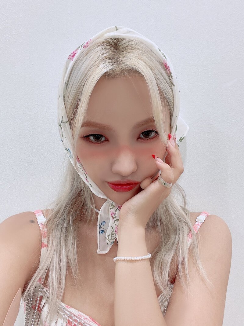 210721 (G)I-DLE Soyeon SNS Update documents 1