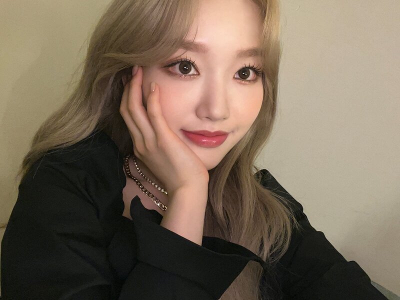 220401 LOONA Twitter Update - GoWon documents 1