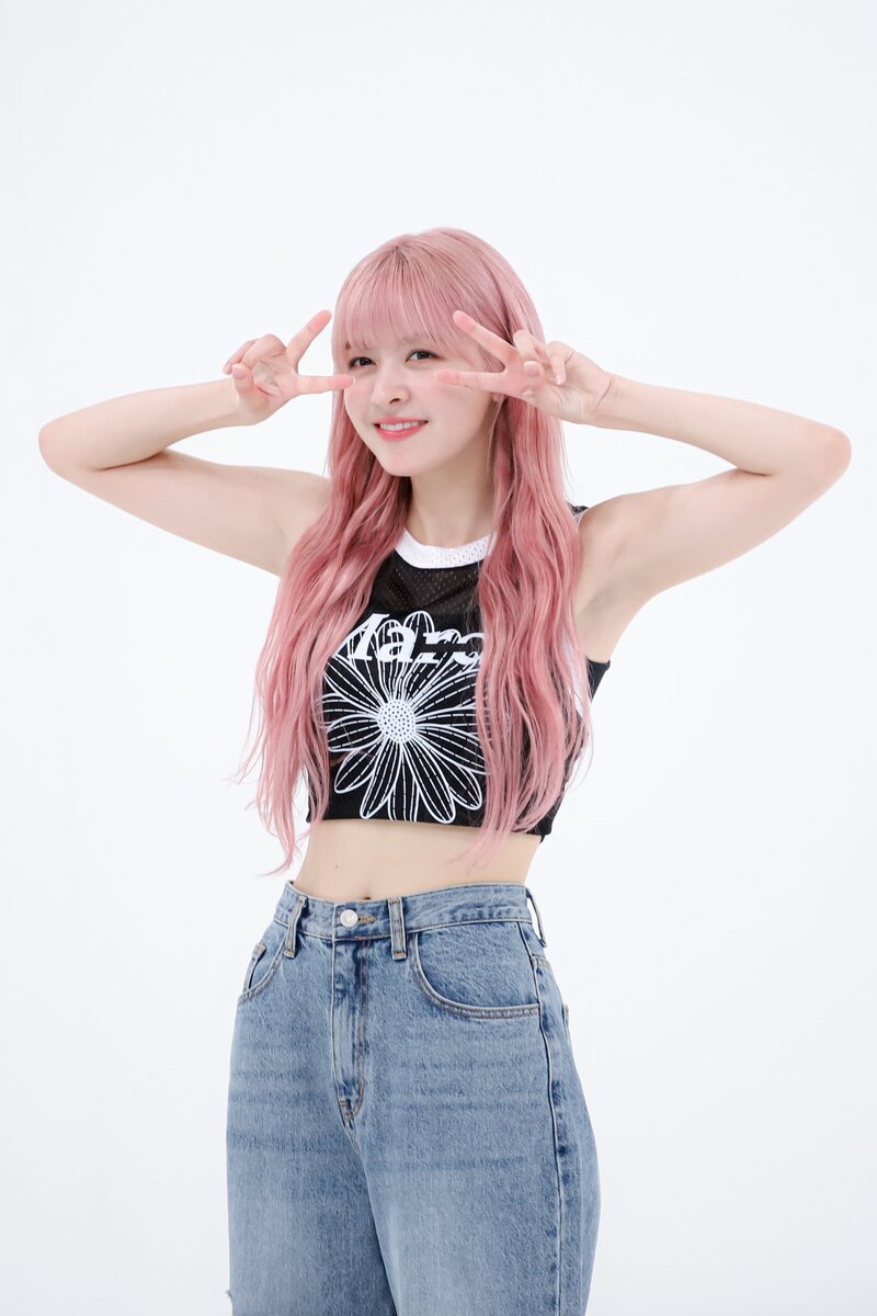 230711 MBC Naver - NMIXX Lily - Weekly Idol On-site Photos documents 6