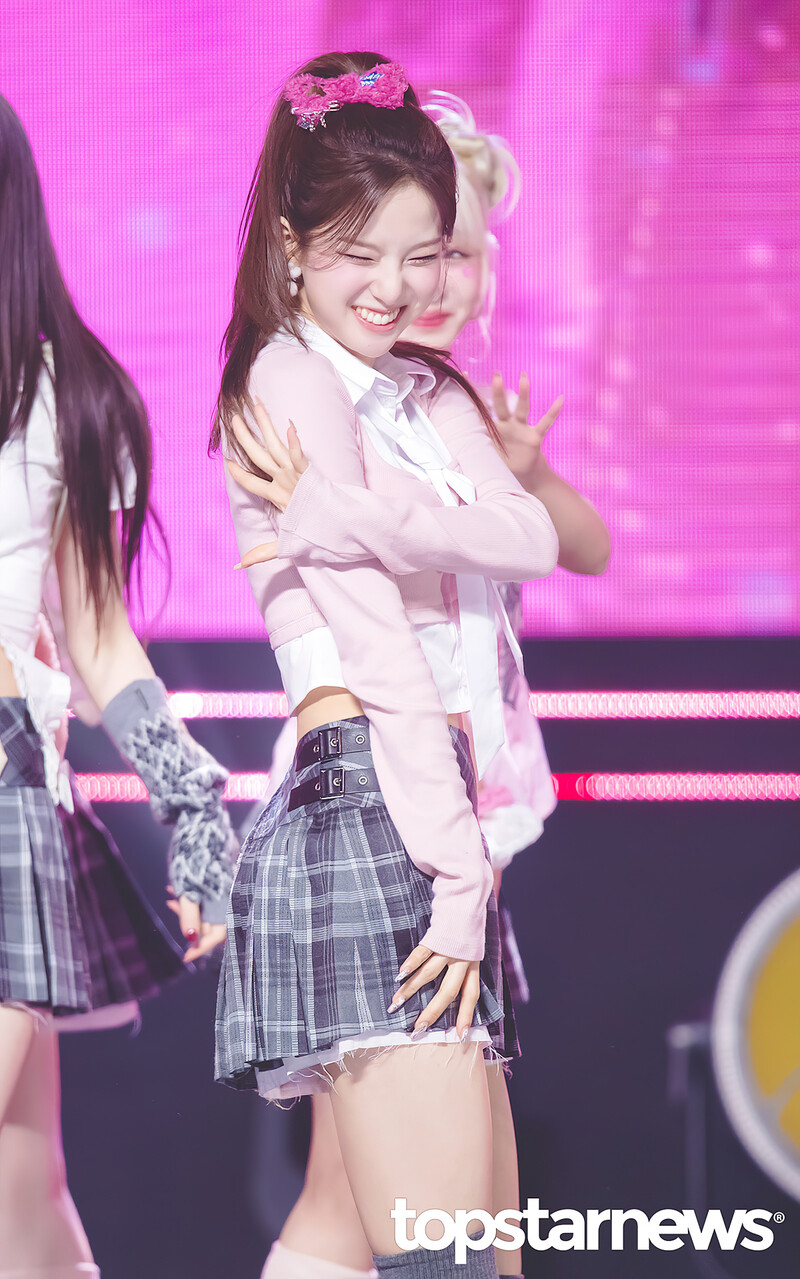 241113 Kep1er Yujin - 'TIPI-TAP' at Show Champion documents 2