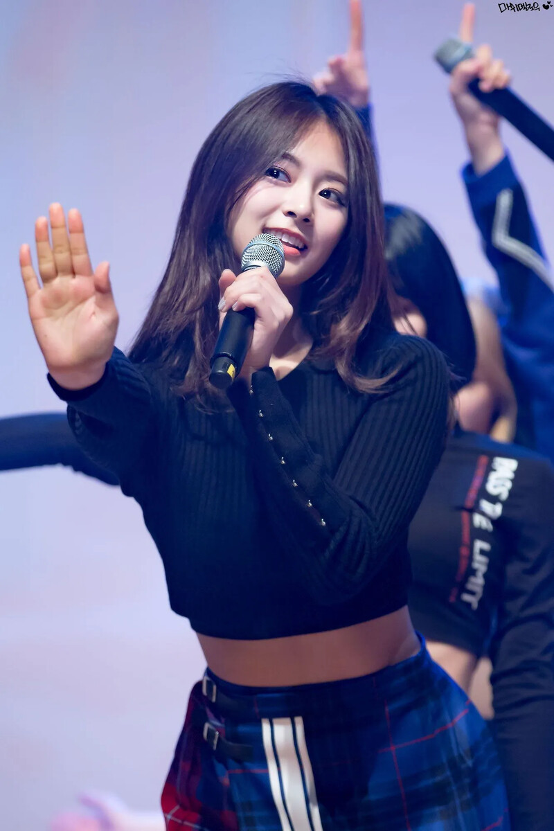 Tzuyu1047.jpg