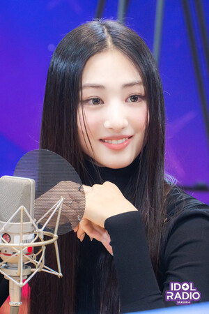 241126 Idol Radio Twitter Update - MEOVV Gawon - Ep. 77 Stills