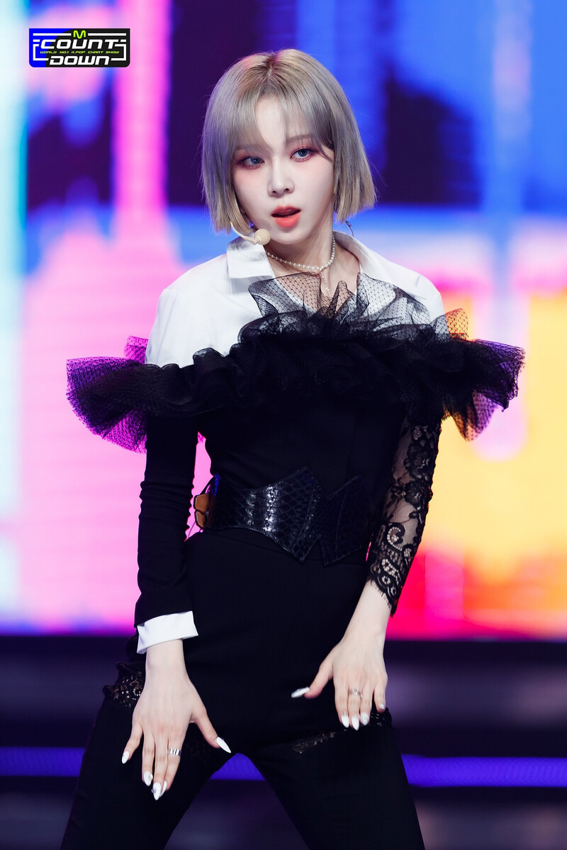 220714 aespa - 'Illusion' at M Countdown documents 18