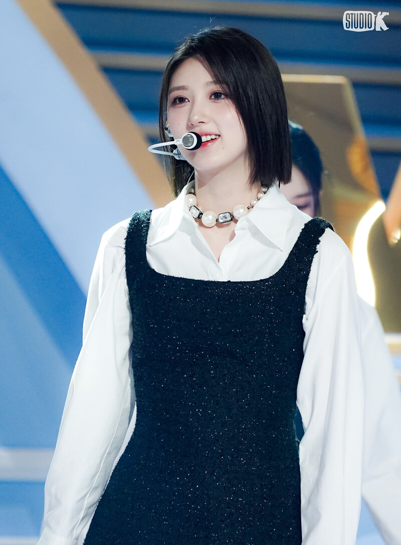 230414 IVE Gaeul - 'I AM' at Music Bank documents 2