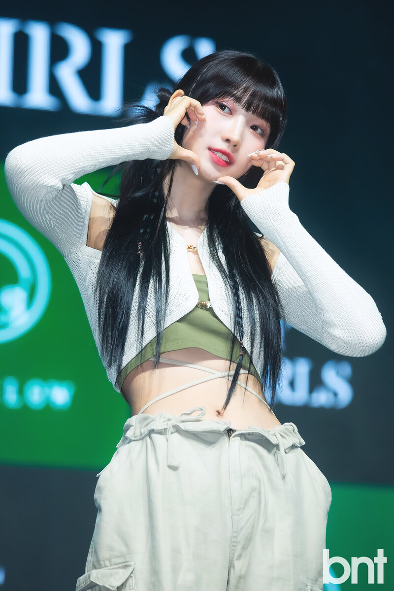 230818 EVERGLOW Sihyeon - 'ALL MY GIRLS' Showcase documents 4