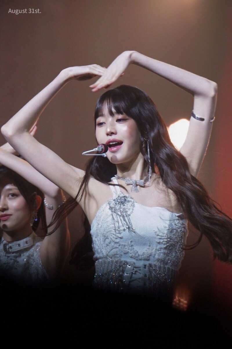 231008 Jang Wonyoung - IVE The First World Tour 'Show What I Have' in Seoul Day 2 documents 1