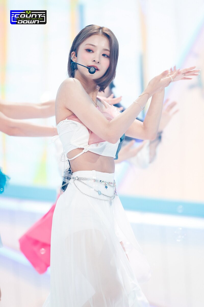 220630 fromis_9 'Stay This Way' at M Countdown documents 4