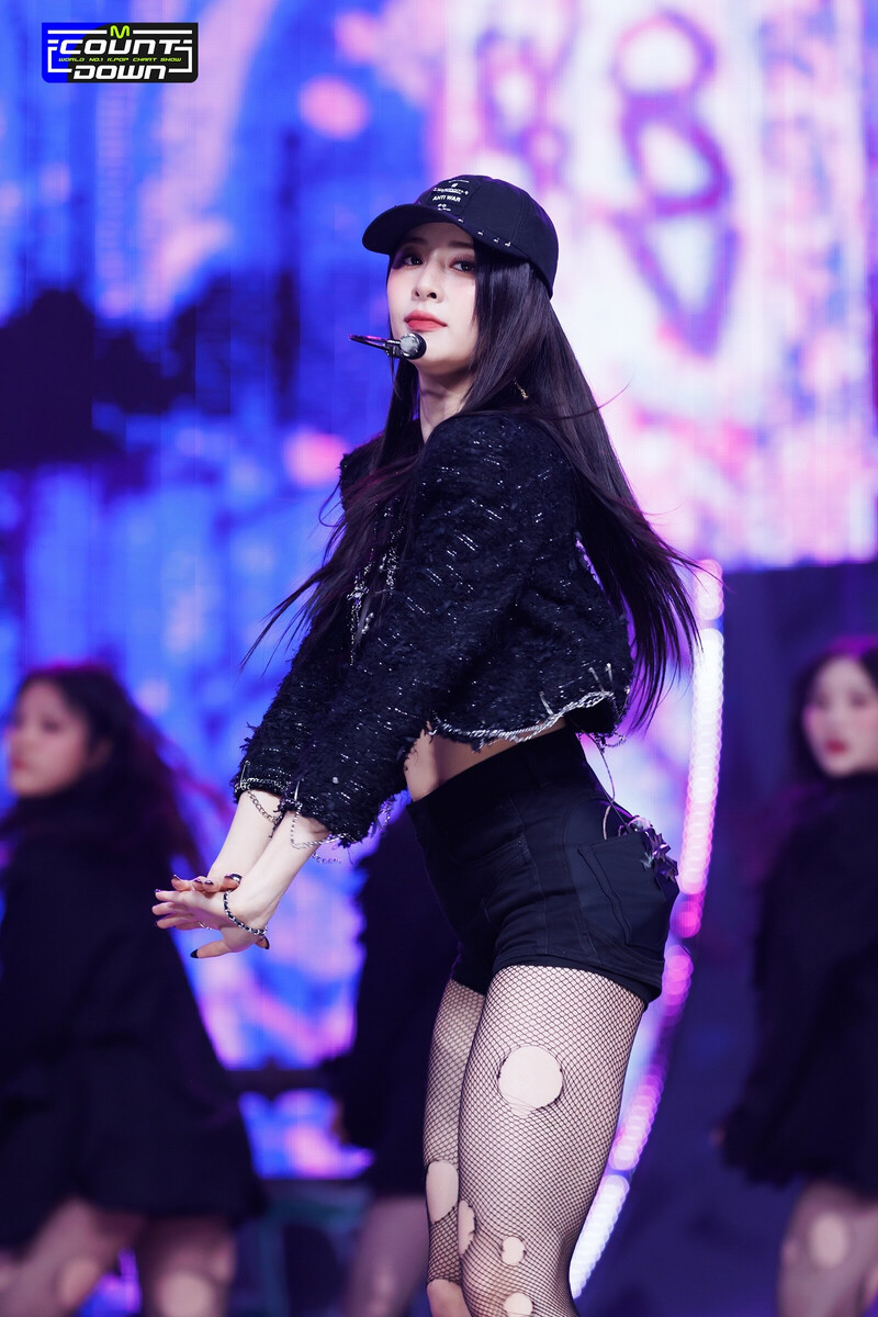 230530 Yunjin "Eve, Psyche, And The Bluebeardswife"  at M Countdown documents 4