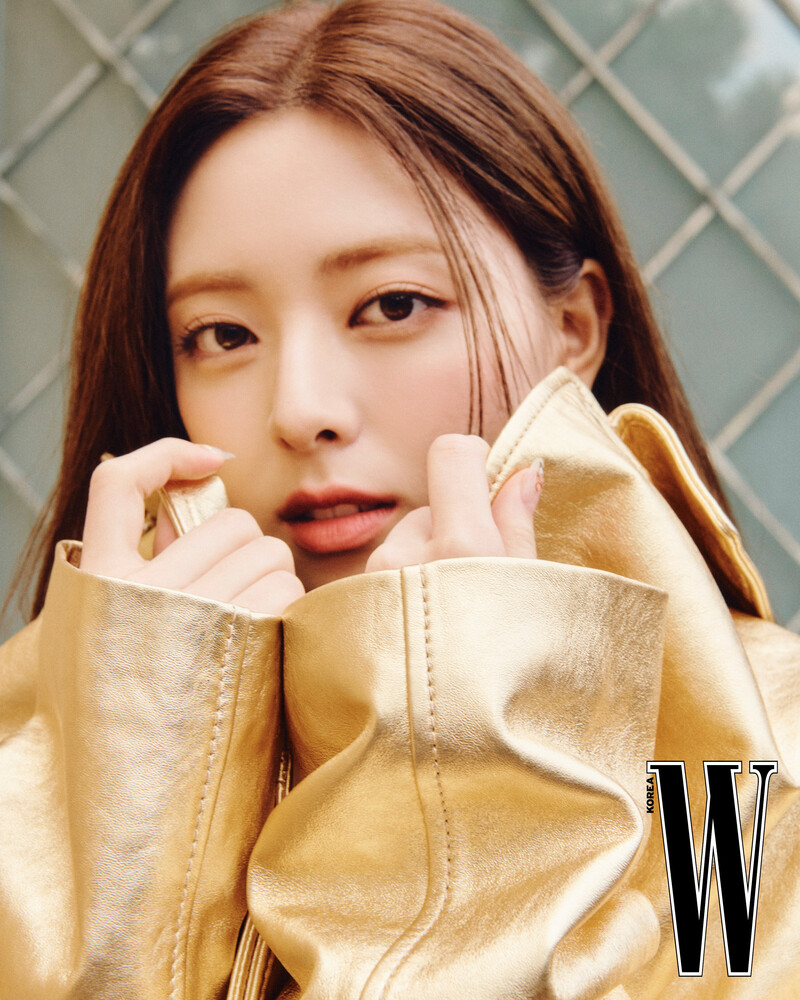 YUNA x COACH for W Korea documents 4