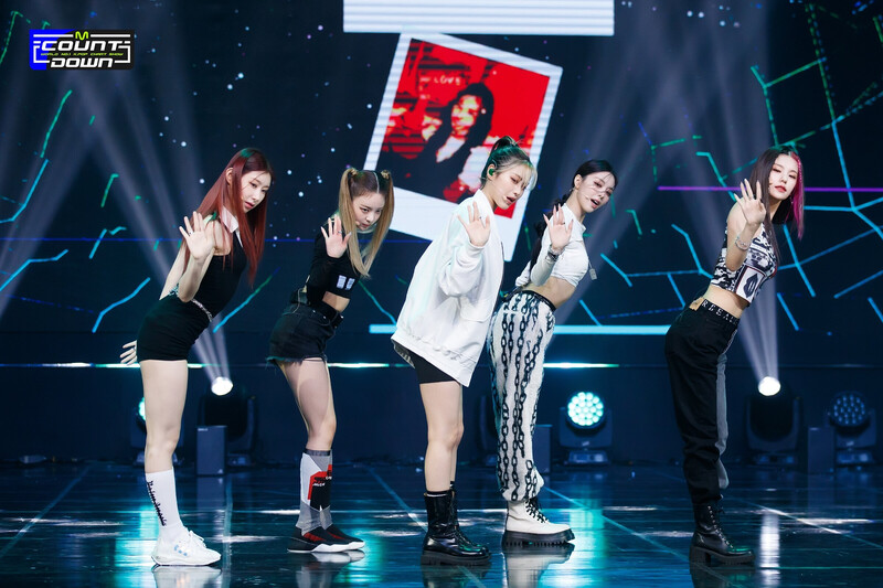 211014 ITZY - 'SWIPE' at M Countdown documents 4