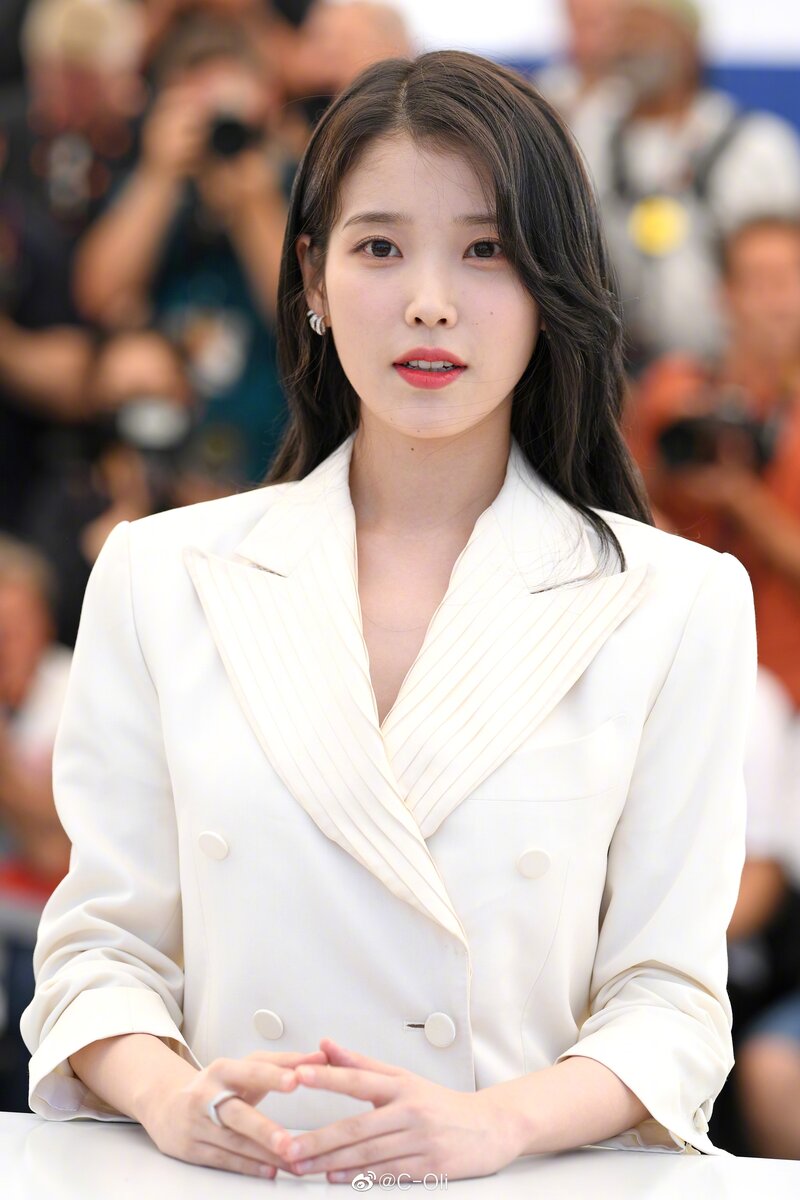 220527 IU - 'THE BROKER' Photocall Event at 75th CANNES Film Festival documents 8