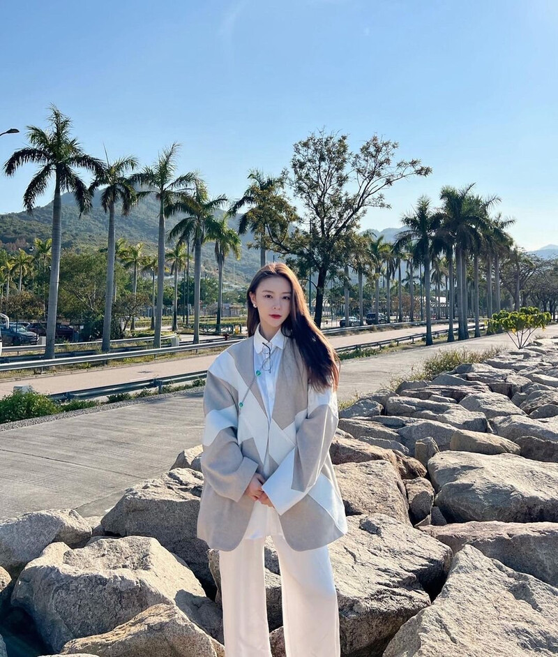 230107 Elkie Instagram Update documents 2