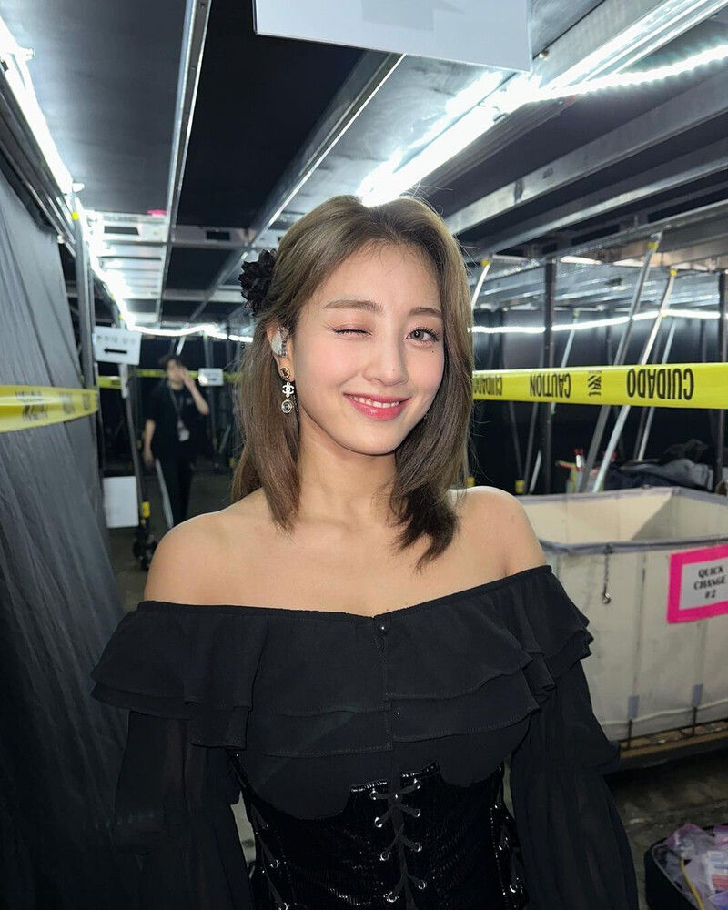 230626 - JIHYO Instagram Update documents 5