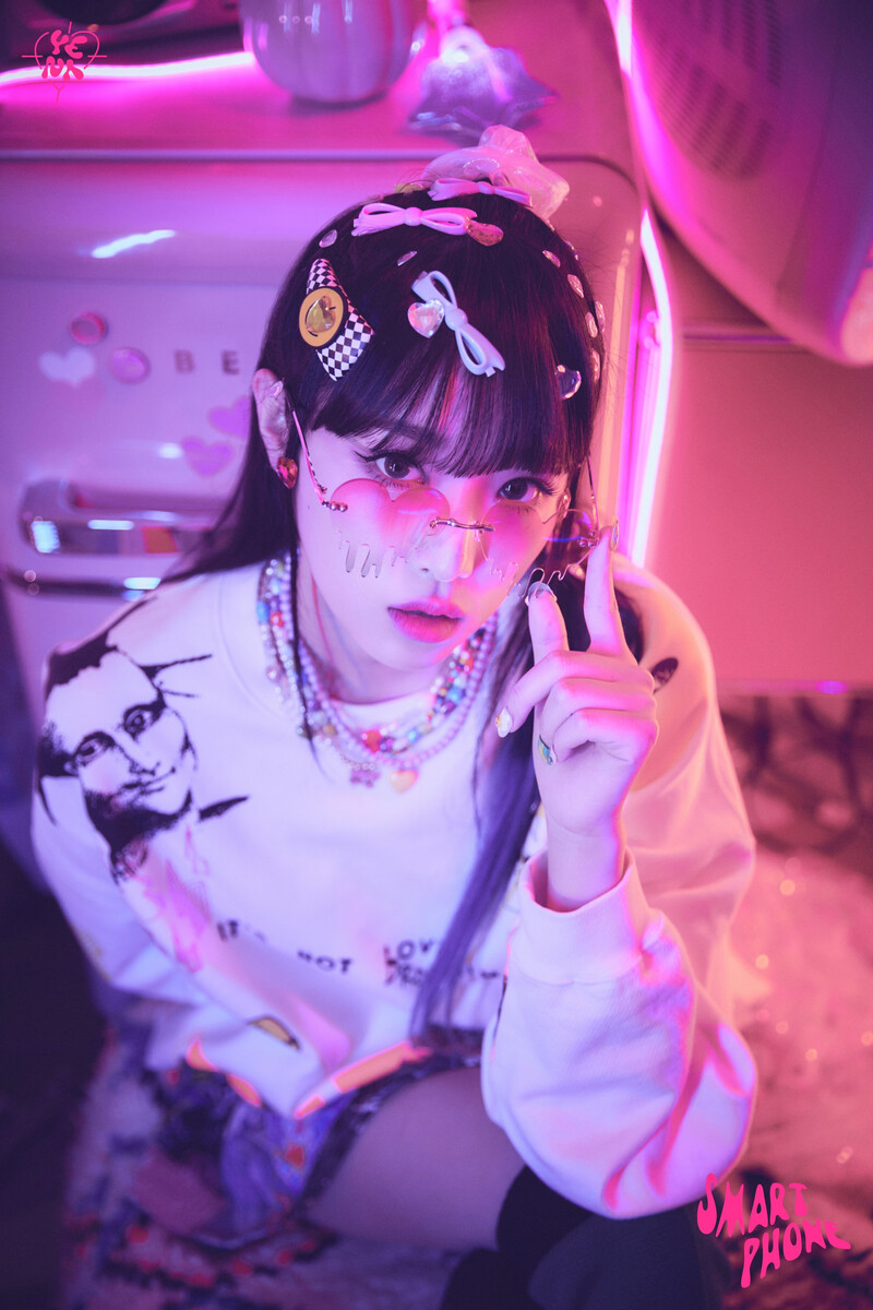 Choi Yena - "Smartphone" 2nd Mini Album Concept Teaser Photos documents 8