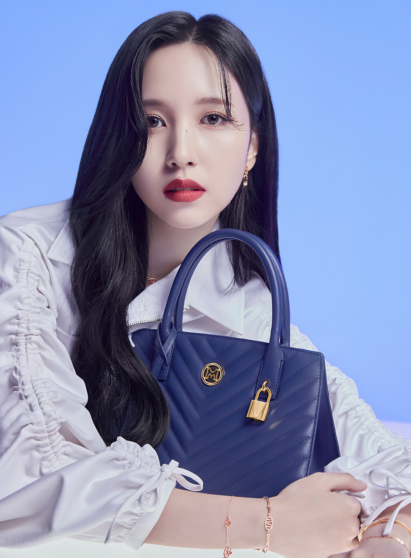 TWICE Mina for METROCITY 2022 FW 'New Tote' Collection
