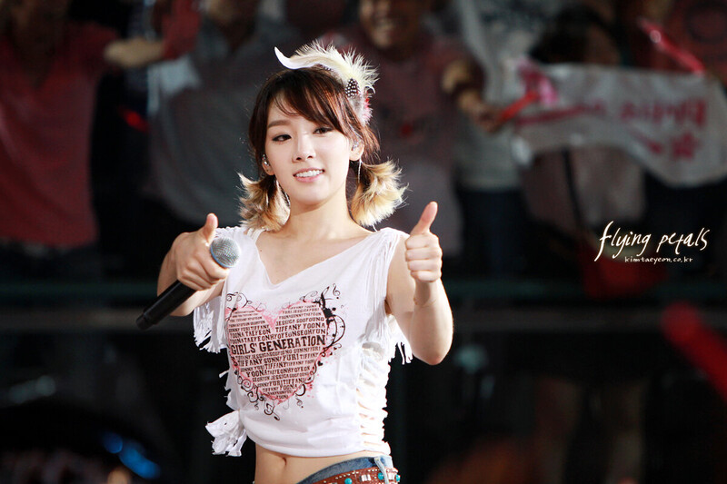 110909-10 Girls' Generation Taeyeon at Girls' Generation 2011 Tour in Taiwan documents 22