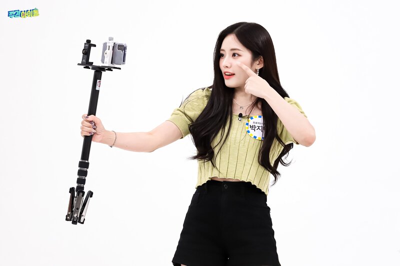 210516 MBC Naver Post - fromis_9 at Weekly Idol Ep. 516 documents 24