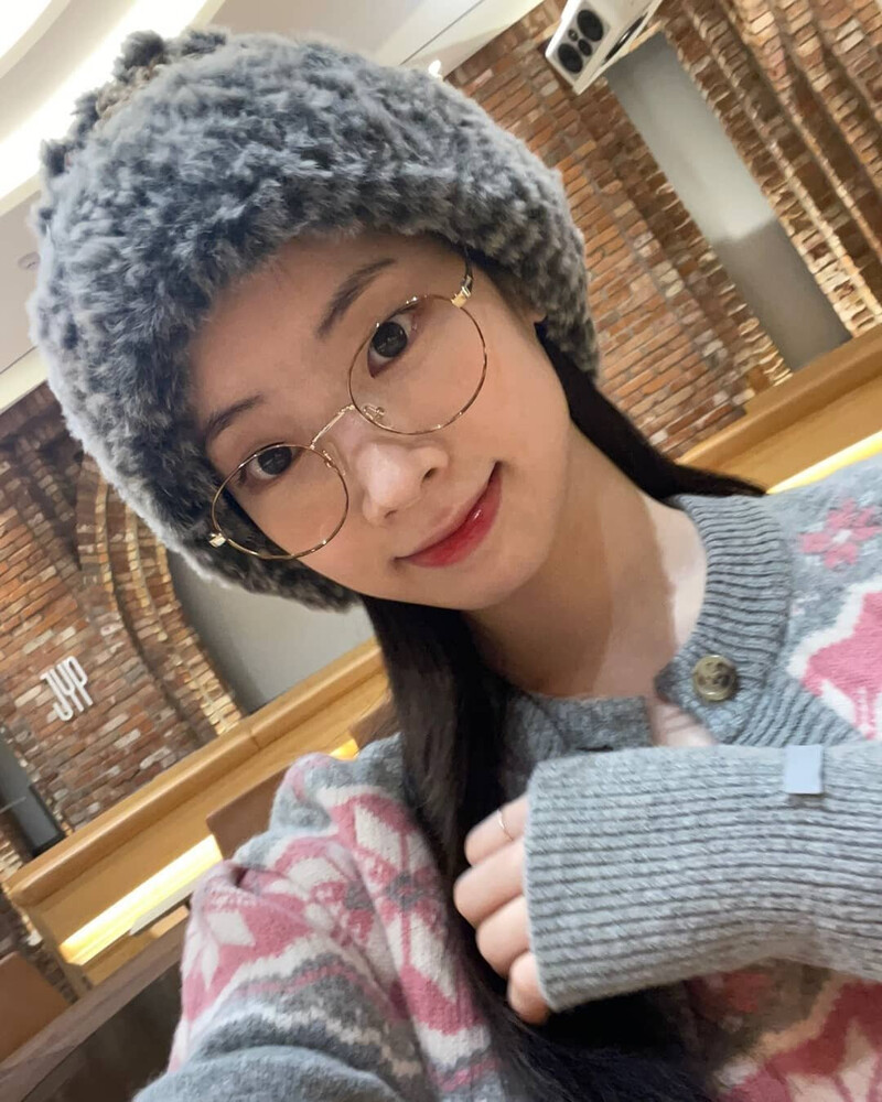 211127 TWICE Instagram Update - Dahyun documents 1