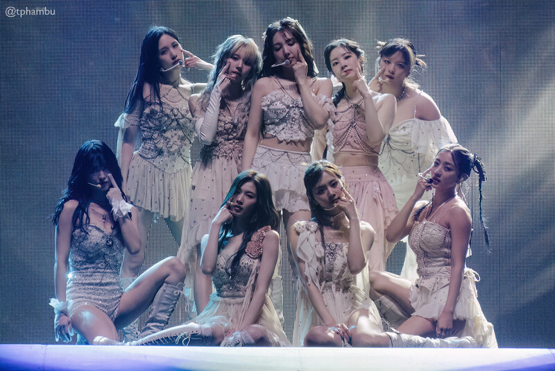 230613 TWICE READY TO BE : 5TH WORLD TOUR at Oakland Arena Day 2 documents 2