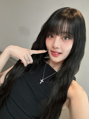 250124 - (G)I-DLE Twitter Update with MINNIE