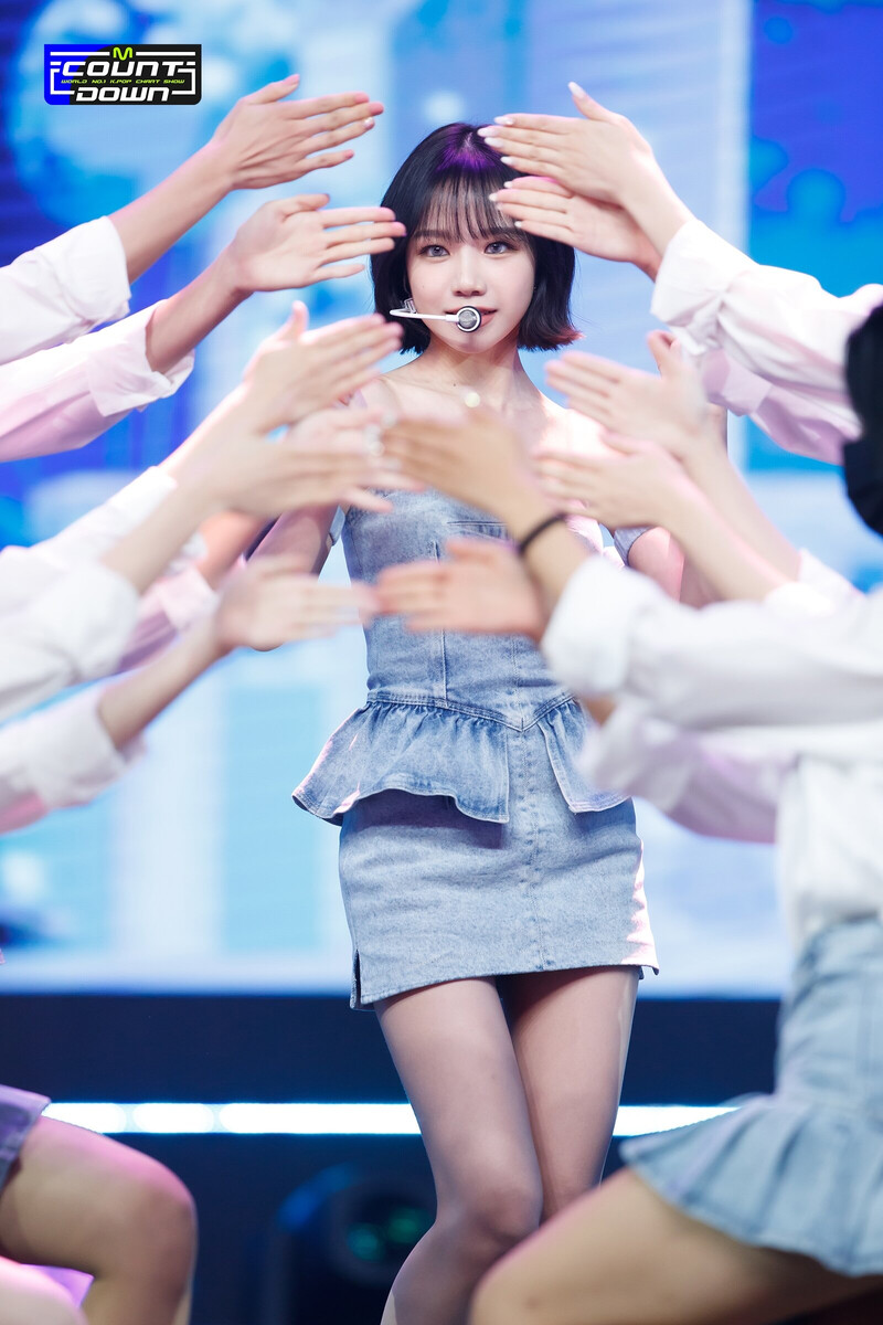 211014 Jo Yuri - 'GLASSY' at M Countdown documents 9