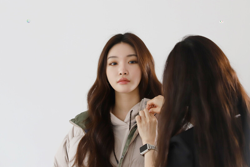 211110 MNH Naver Post - Chungha's Reebok FW Commercial Shoot Behind documents 12