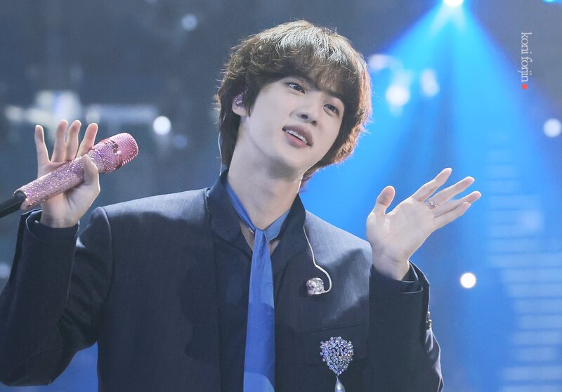 221008 BTS Jin at The Fact Music Awards 2022 documents 8