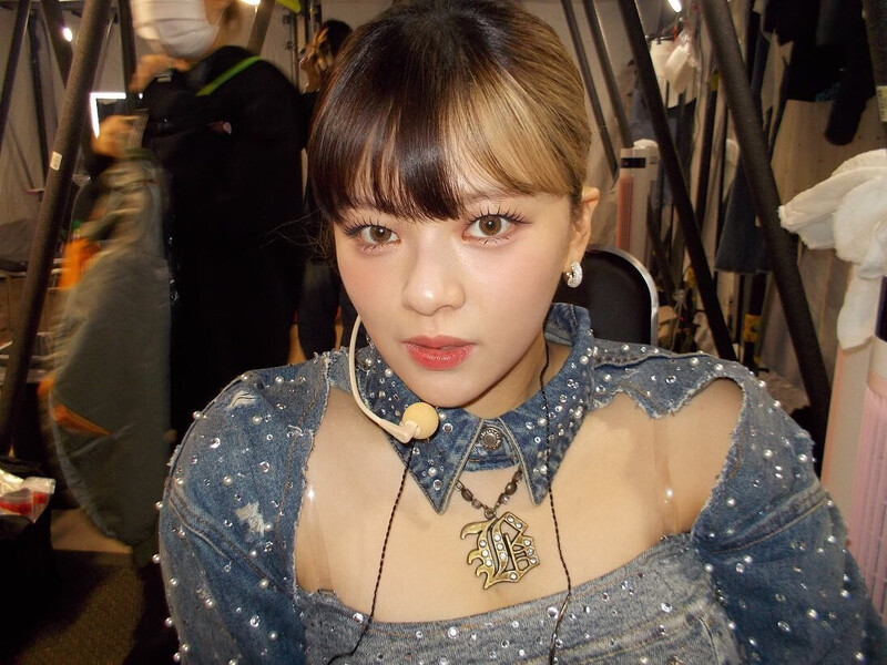 230630 - JEONGYEON Instagram Update documents 4