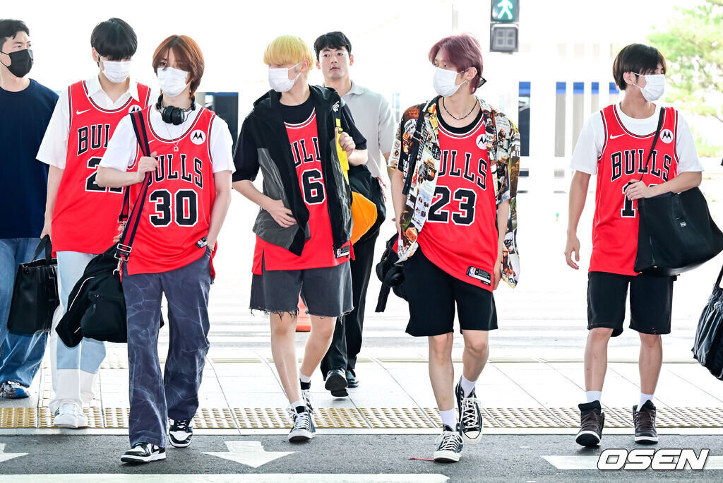 230802 TXT at Incheon International Airport heading to Chicago