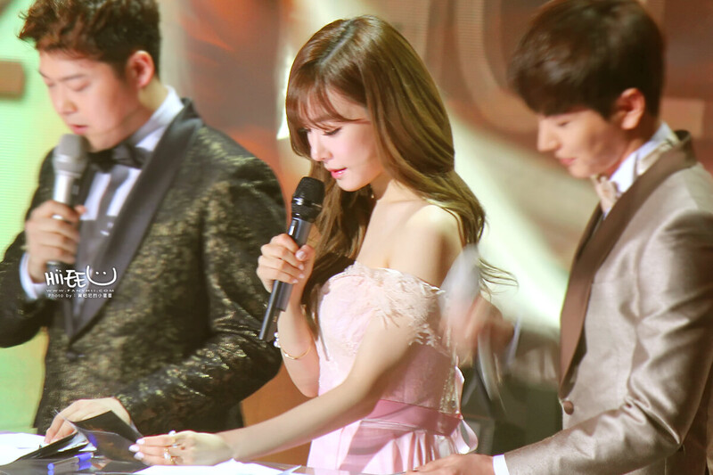 150115 Girls' Generation Tiffany at Golden Disk Awards documents 11