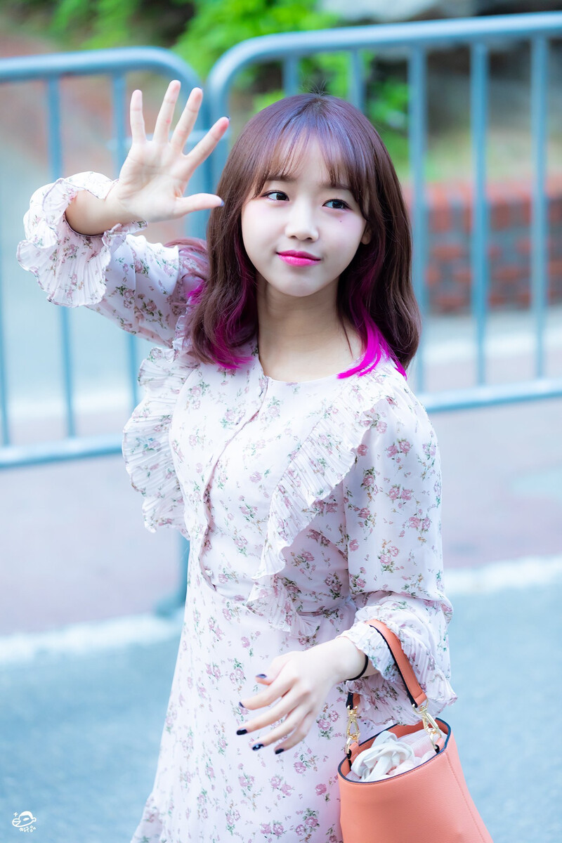 190517 Weki Meki Yoojung at Music Bank documents 2