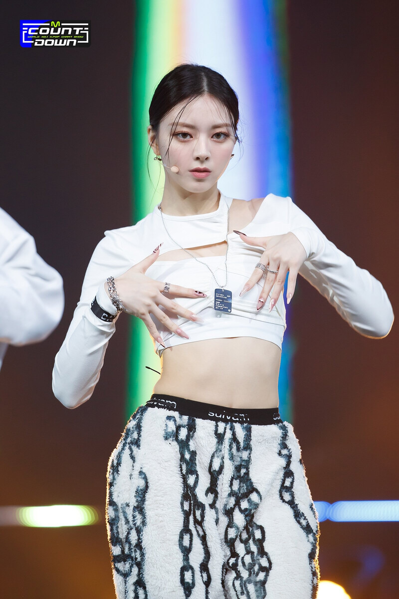 211014 ITZY - 'SWIPE' at M Countdown documents 6