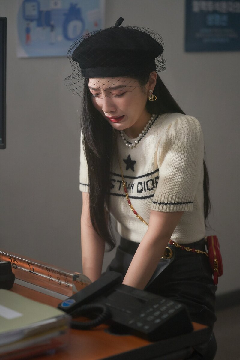 220118 SM Naver Post - Joy 'The One and Only' Behind documents 3