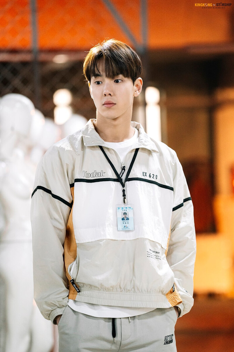 220427 Starship Naver Update - Shownu at 'Seoul Ghost Story' Behind the Scenes documents 19