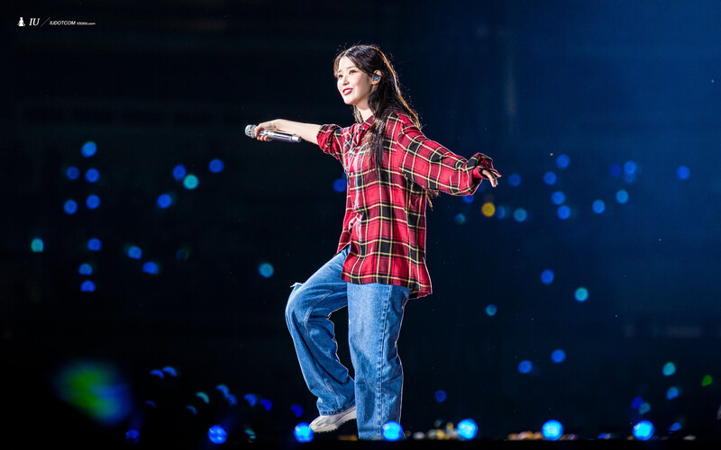 220918 IU - 'The Golden Hour' Concert documents 1