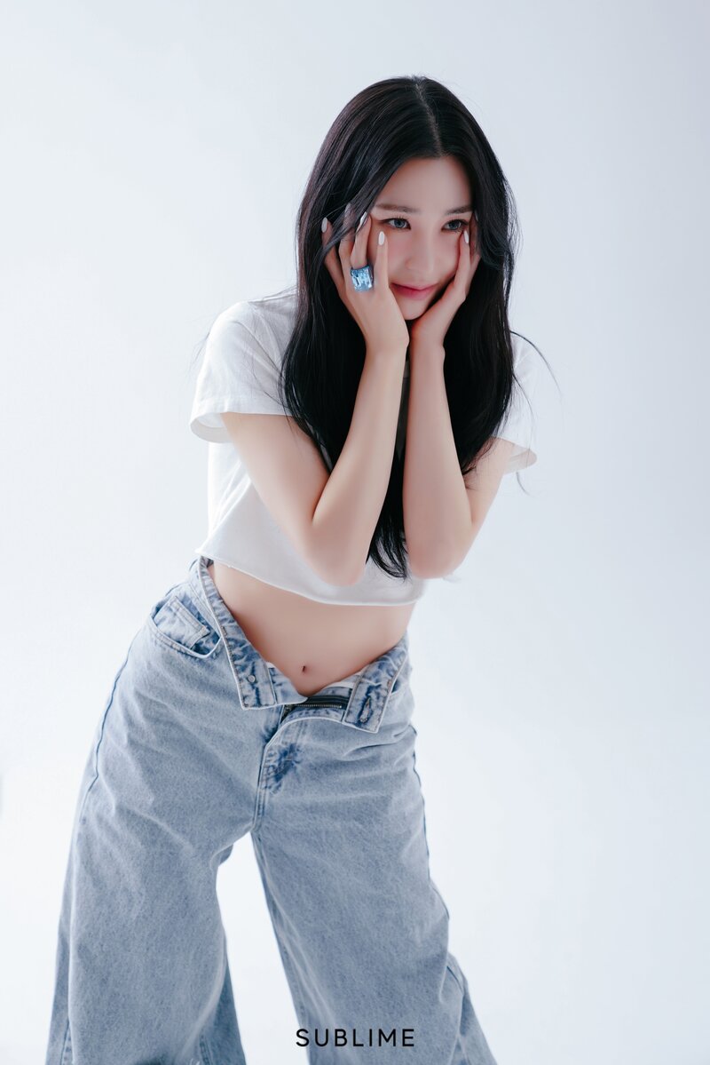 230309 SUBLIME Naver Post - Tiffany Young - Harper's Photoshoot Behind documents 5