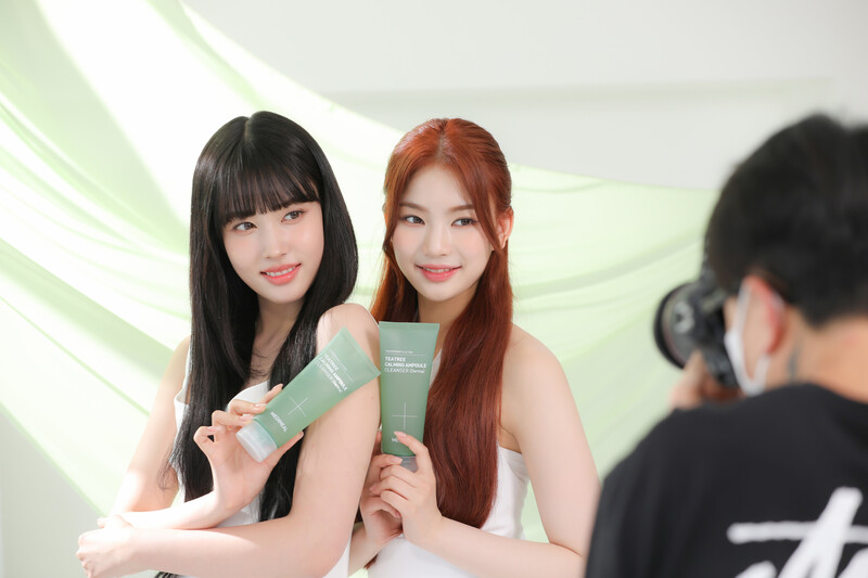 230717 High Up Entertainment Naver Update - STAYC Isa & Yoon - Mediheal Shoot Behind documents 16