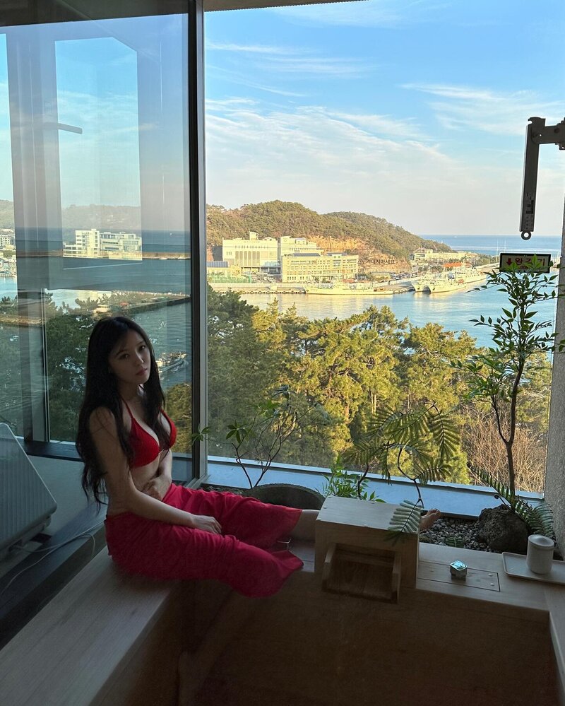 240105 T-ara Hyomin Instagram update documents 5