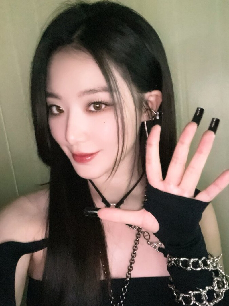 240729 - (G)I-DLE Twitter Update with SHUHUA documents 1