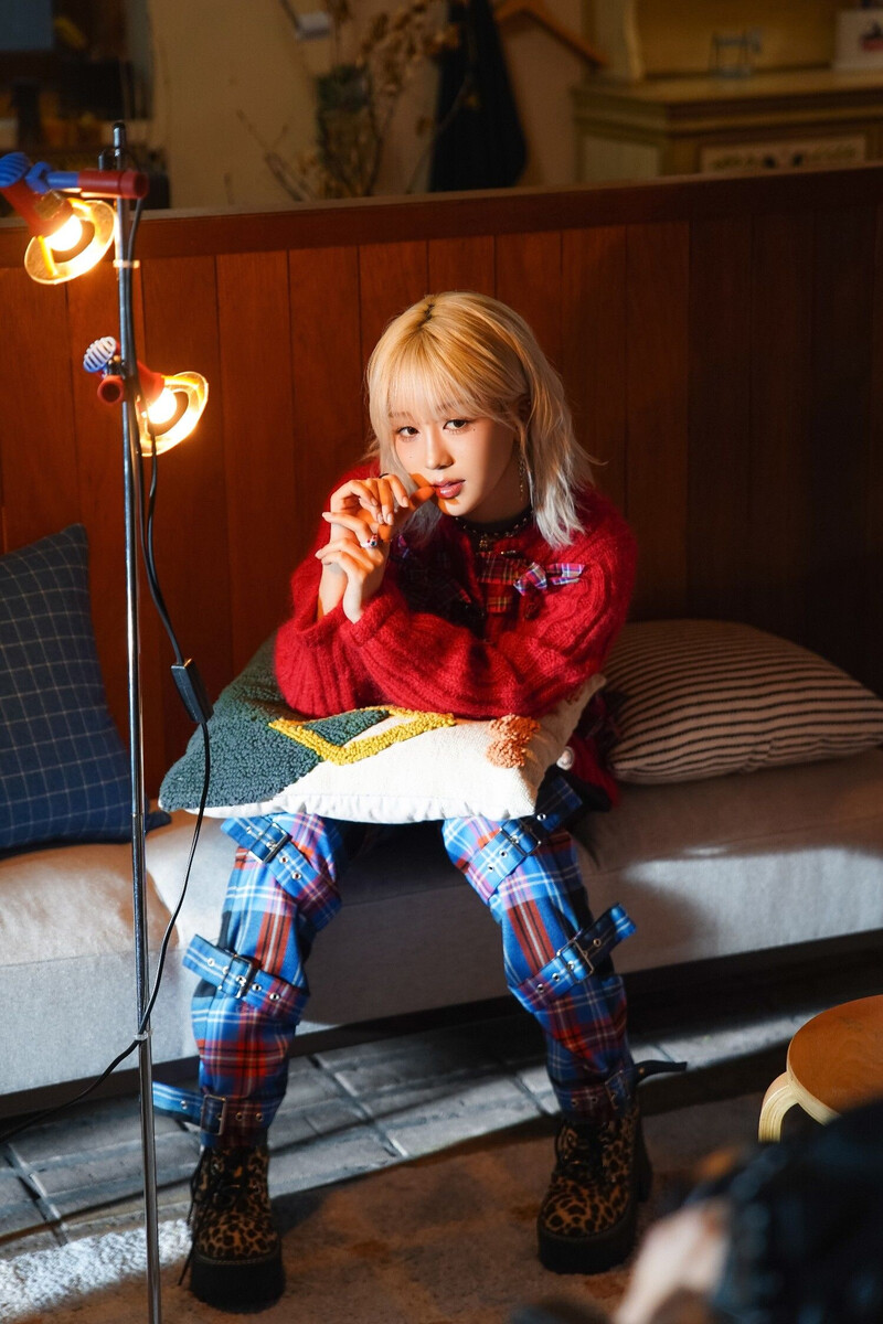 241101 Melon Magazine - Kep1er - 'TIPI-TAP' Jacket Shoot Behind documents 14