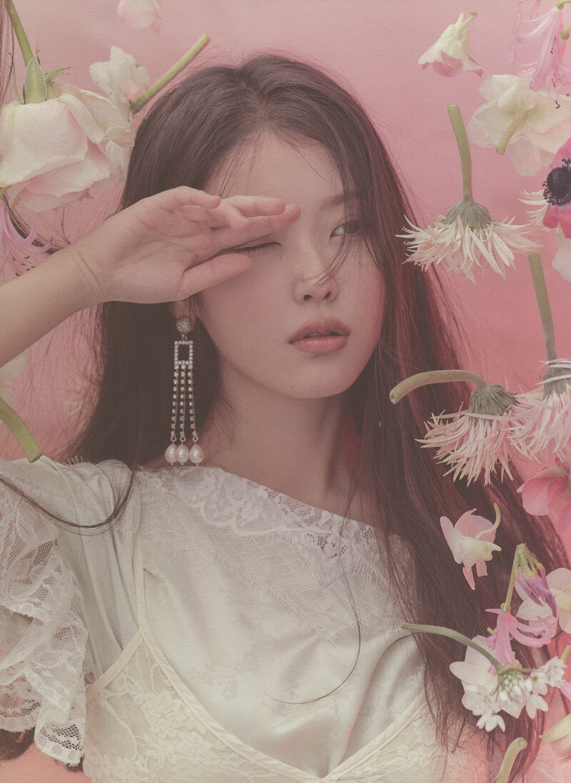 IU - 'LILAC' Photobook [SCANS] documents 1