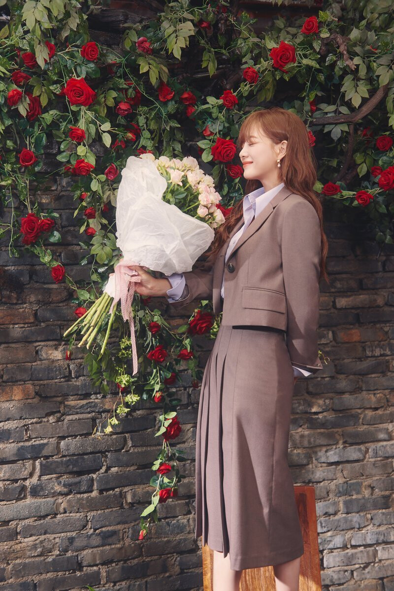 Sejeong for Roem 2022 Fall Collection - Moments in Romantic Garden documents 9